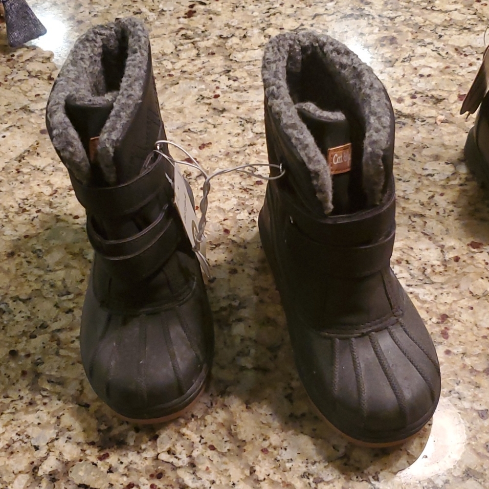 Boys black snow boots